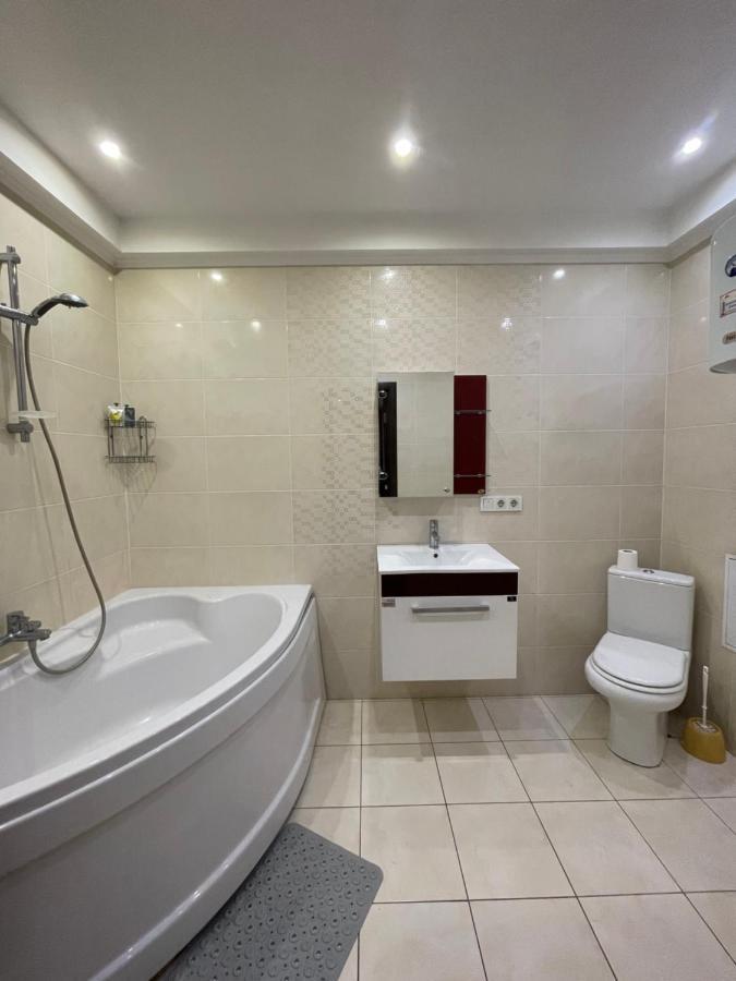 View Apartments, 22 Floor With 2 Rooms Kiev Exteriör bild